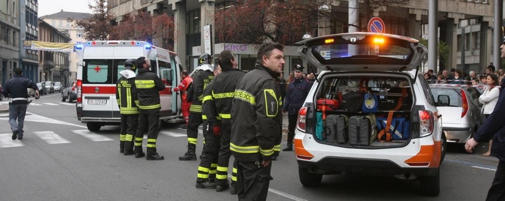 Precipita Da Un Palazzo Angoscia In Centro A Busto Muore Un Giovane