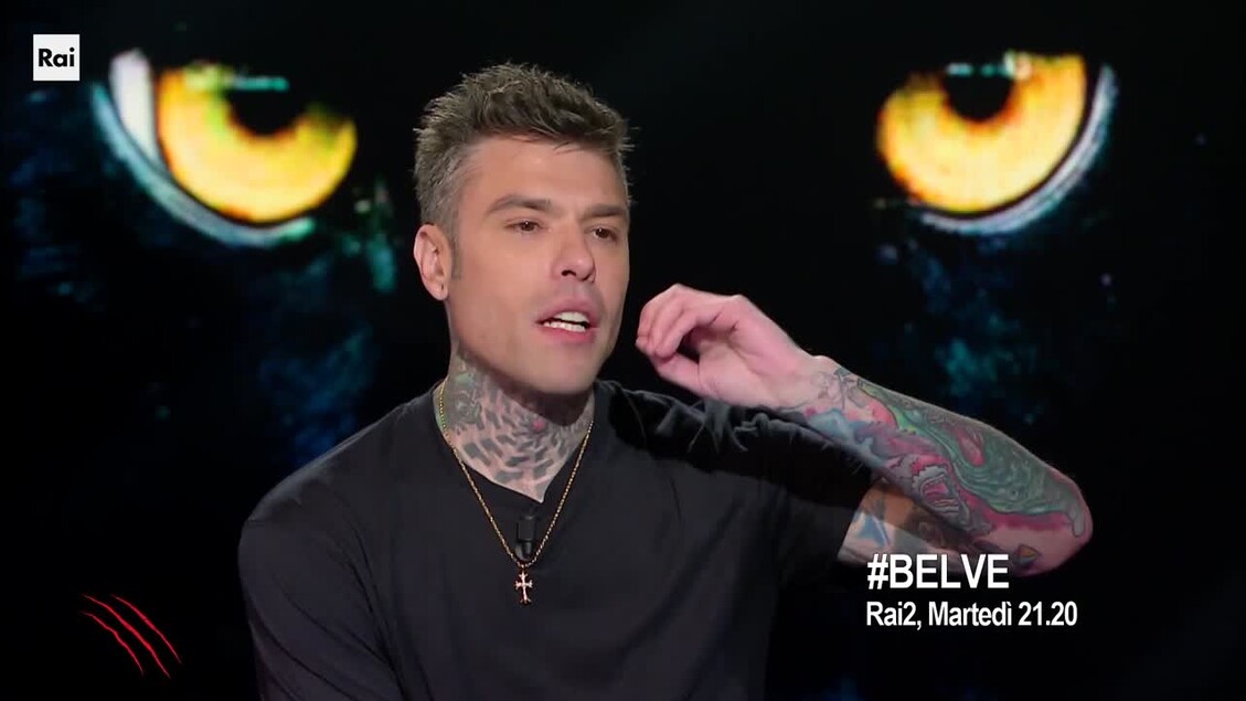 A Fedez non parte l autotune e il video è virale Non sai cantare