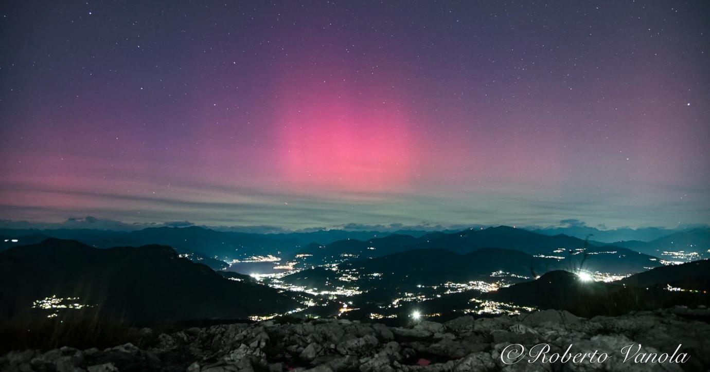 L Aurora Boreale Illumina I Cieli Di Varese Fenomeno Mozzafiato La