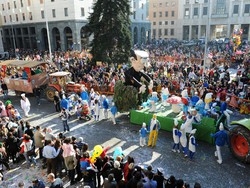 Carnevale varesino: un trionfo di colori ha invaso la città!